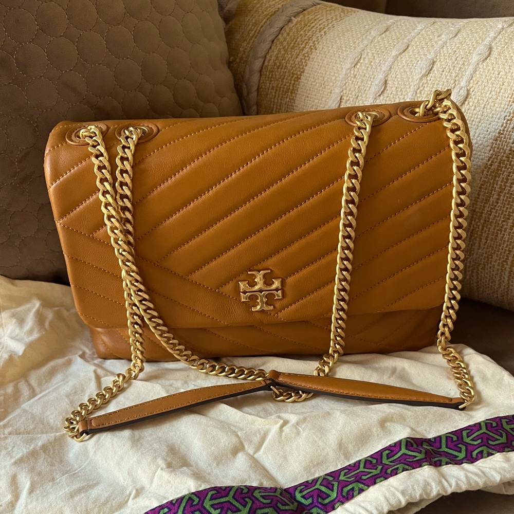 TORY BURCH KIRA CHEVRON CONVERTIBLE SHOULDER BAG